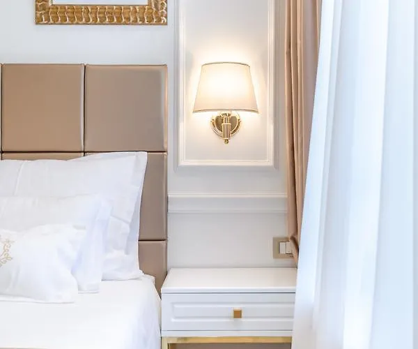 Ann Luxury