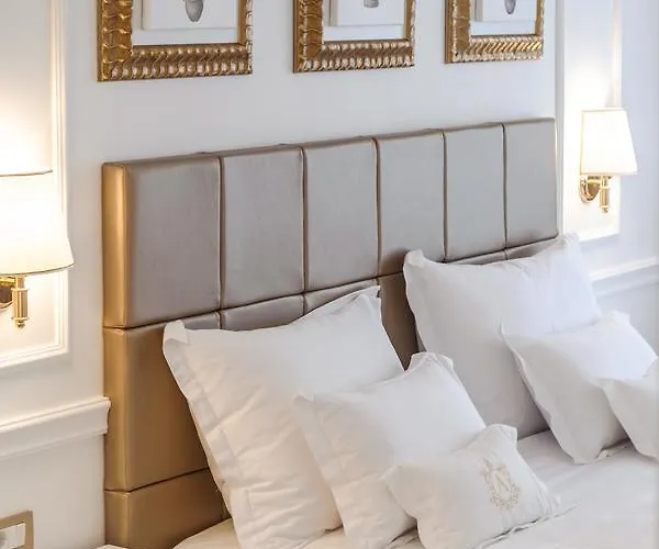 Ann Luxury